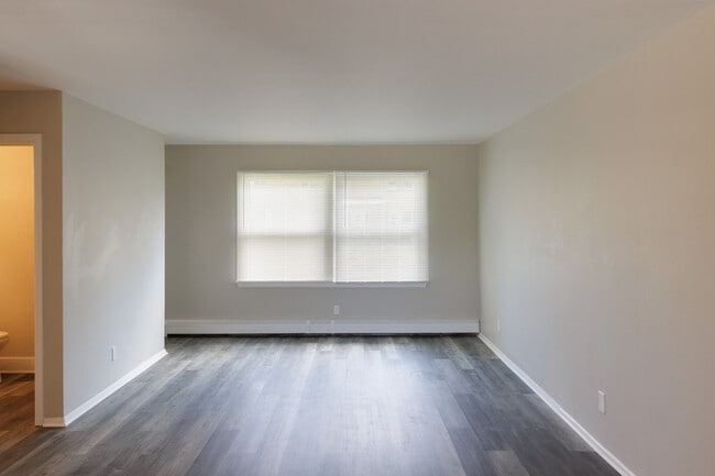 Building Photo - 3026 W Iona Terrace