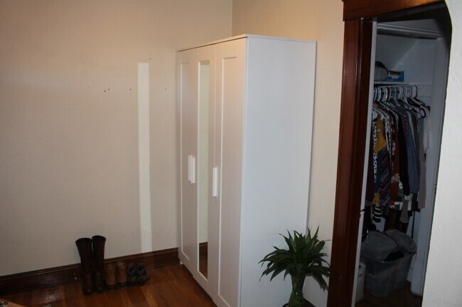 Foto del edificio - 52 Colborne Rd