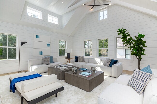 Foto del edificio - 142 Cove Hollow Rd