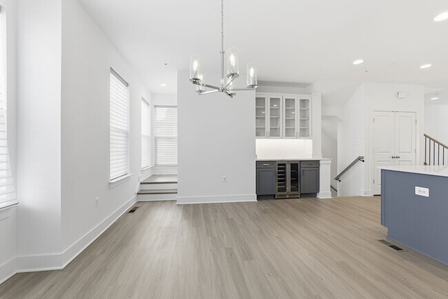 Foto del edificio - Beautiful 4 BR/4.5 BA EOG Townhome in Laurel!