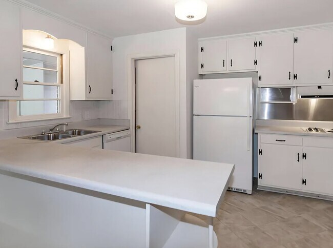Foto del edificio - 3412 Dogwood Dr