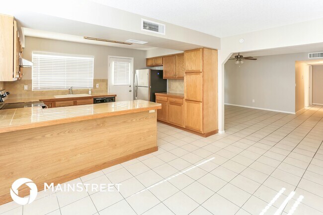 Foto del edificio - 7102 W Carol Ave