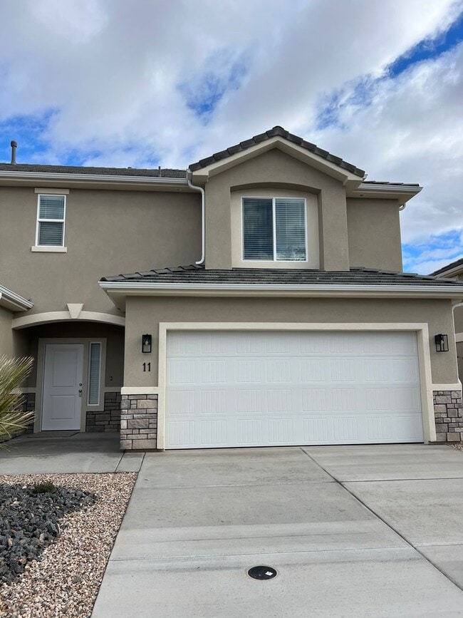 Building Photo - 1042 S 1450 E