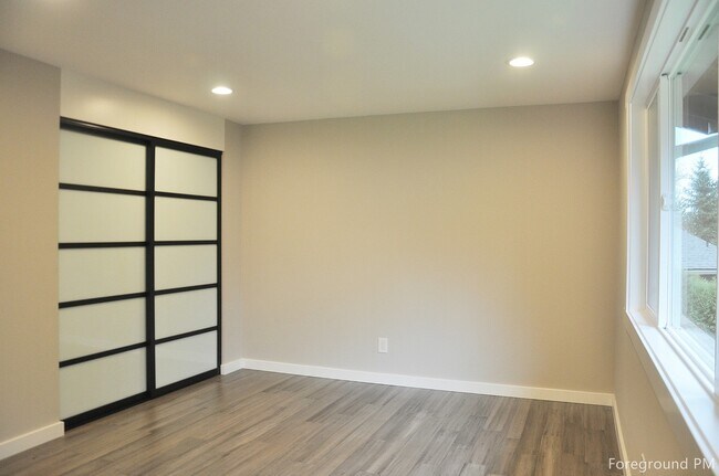 Foto del edificio - CLICK "REQUEST A TOUR" NOW!