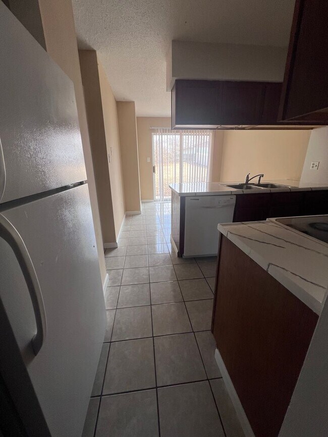 Foto del edificio - 710-712 Clinkscales Dr.