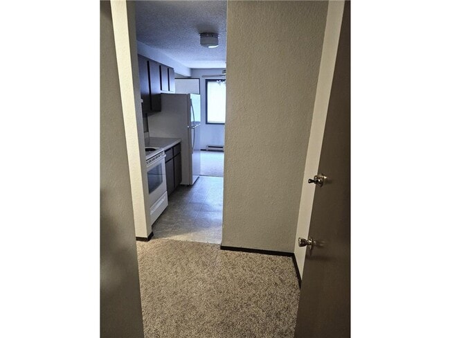 Building Photo - 10 12th Ave NE