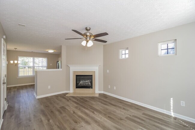 Building Photo - 248 Silver Ridge Dr