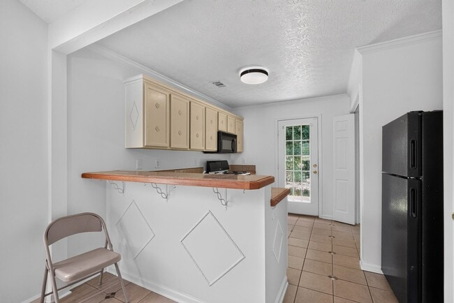 Foto del edificio - 327 Autumn Lake Dr