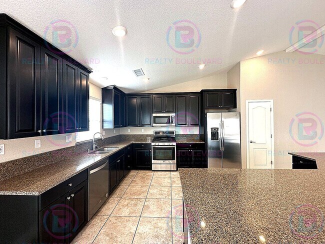 Foto del edificio - Welcome to your dream home in Spanish Springs, nestled off the serene Calle de la Plata.  2 Year ...