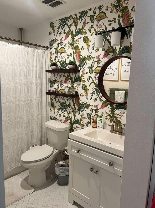 Building Photo - 1481 Center Street Ext