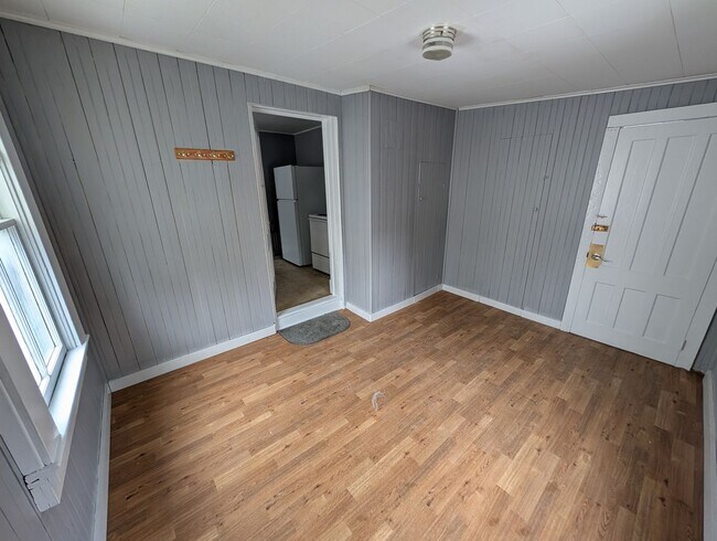 Building Photo - 31 Central Ave