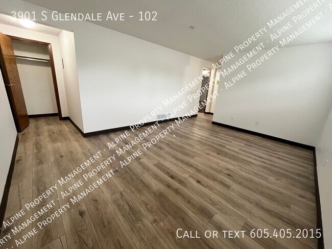 Foto del edificio - 3901 S Glendale Ave