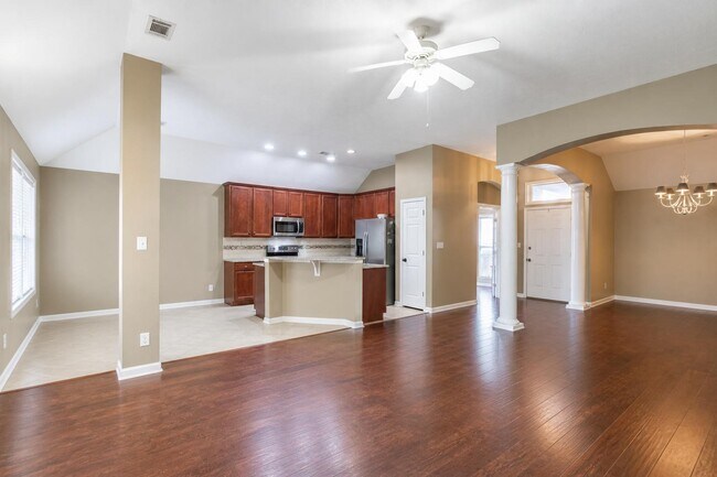 Foto del edificio - 3712 Claiborne Cir