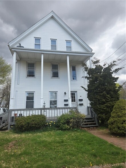 Building Photo - 35 Pleasant St