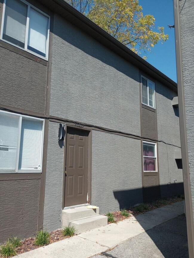 Foto del edificio - 2 Bedroom/1 Bath Garden Style Apartment available now!