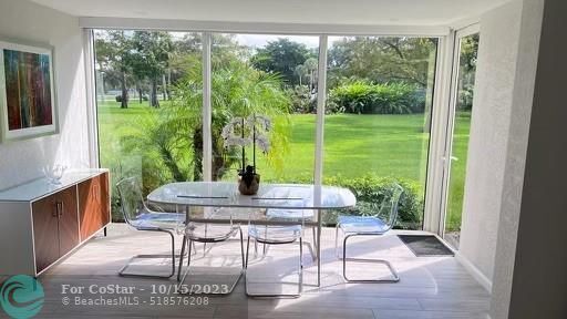 Foto del edificio - 350 Oaks Ln