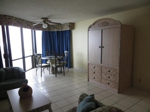 Building Photo - 400 Padre Blvd