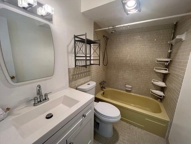 Foto del edificio - 1000 NE 14th Ave