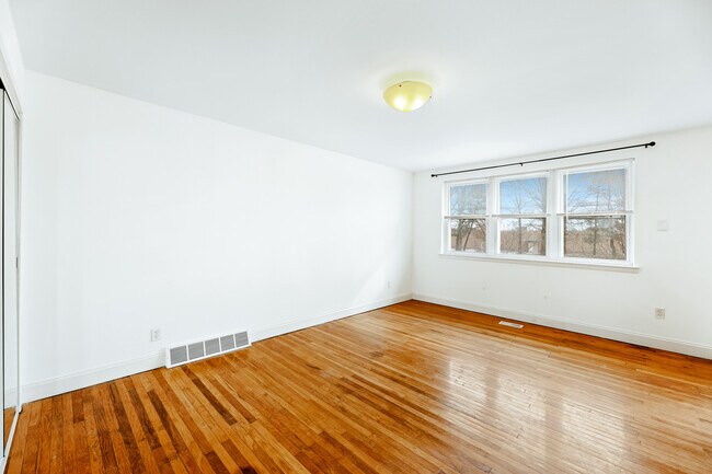 Foto del edificio - 12450 Knights Rd