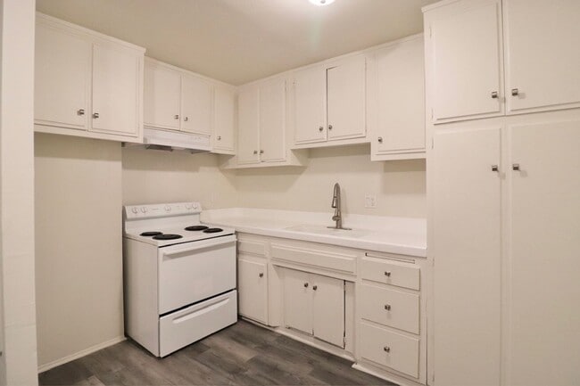 Building Photo - 241 Campbell Way