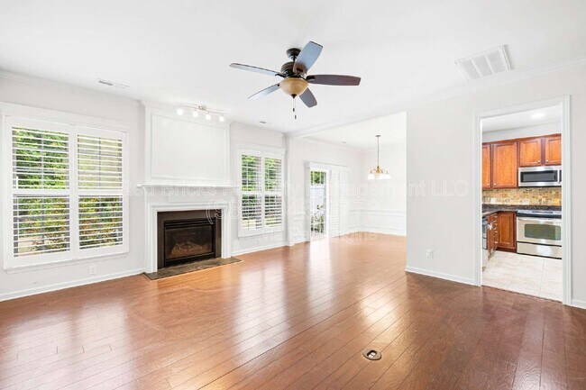 Foto del edificio - 15426 Canmore Street