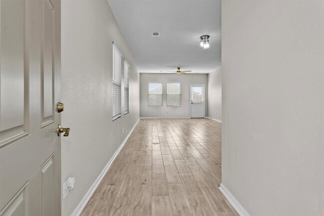 Foto del edificio - 1028 White Birch Ln