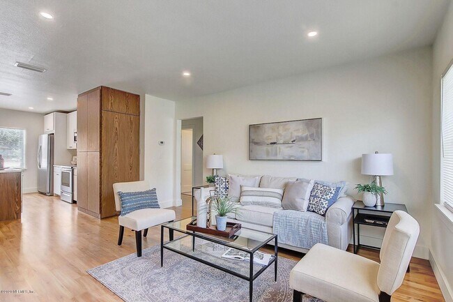 Foto del edificio - 2160 Riverside Ave