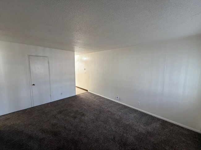 Building Photo - 550 SW Levens St