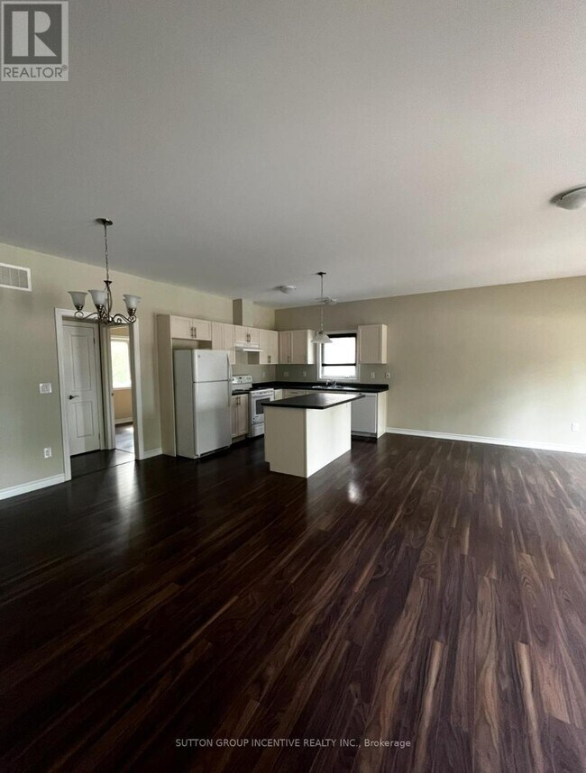 Photo du bâtiment - 1801 River Rd W