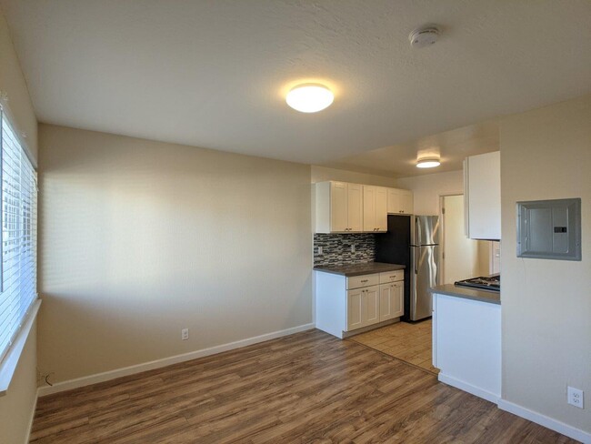Building Photo - 2121 Blake St