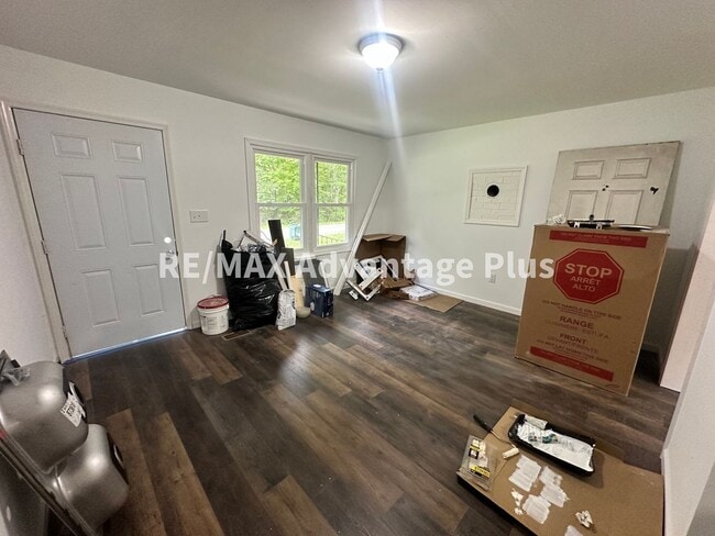 Building Photo - Remodeled 3-Bedroom Home in Blackstone!