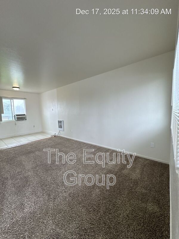 Building Photo - 311 E Elm St