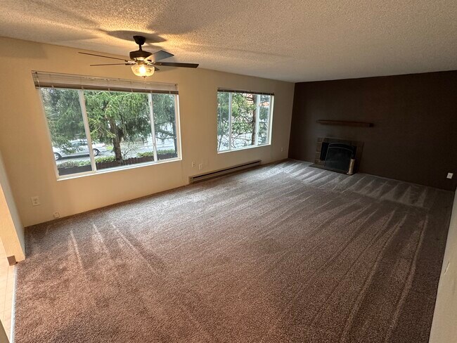 Foto del edificio - 8856 Interlake Ave N