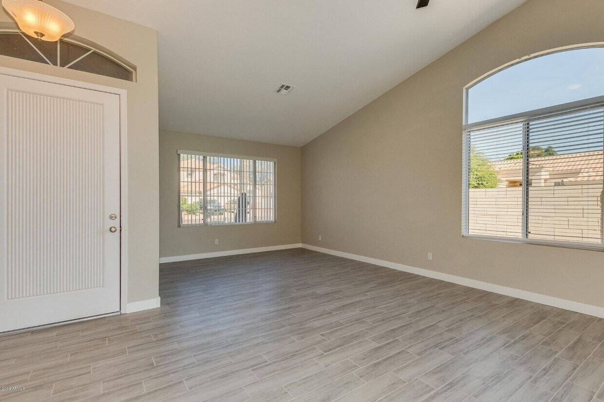 Primary Photo - 11431 W Ashland Way