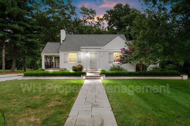 Building Photo - 541 Skyview Dr