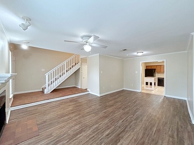 Building Photo - Prime 3 Bed, 2.5 Bath with Fireplace & Fenced Patio!
