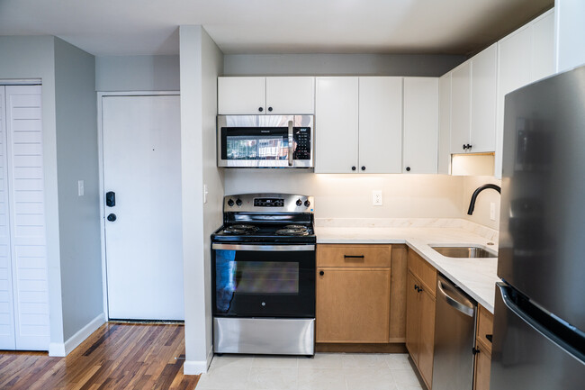Cocina de apartamento de 2 habitaciones - Kenmore Apartments