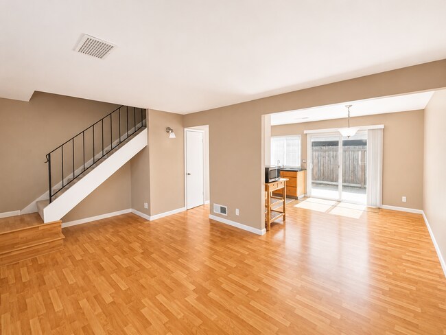 Foto del edificio - 4648 Balboa Way