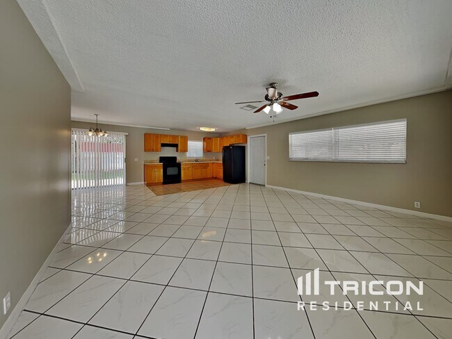 Building Photo - 5108 Parade Street Tampa FL