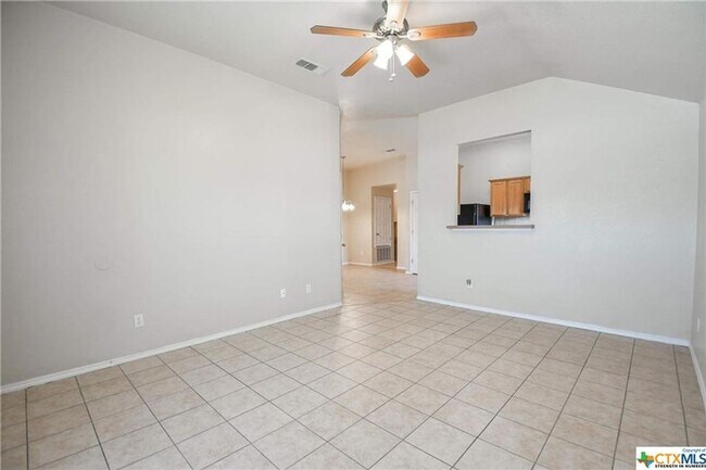 Foto del edificio - 1102 Leah Dr