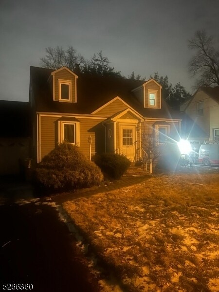 Building Photo - 427 Elmwood Terrace