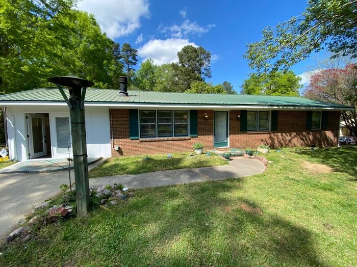 Foto principal - Remodeled 3Bed/2Bath home in Durham