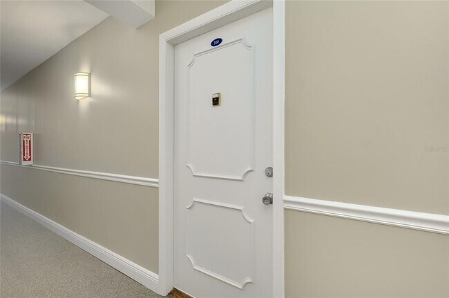 Building Photo - 3806 Gulf of Mexico Dr