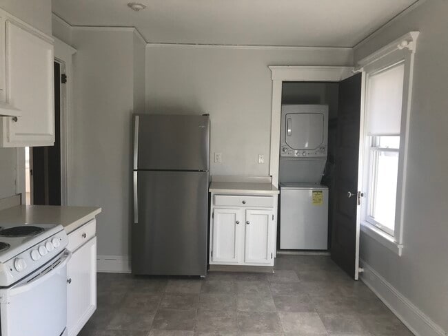 Building Photo - 40 Ridge St