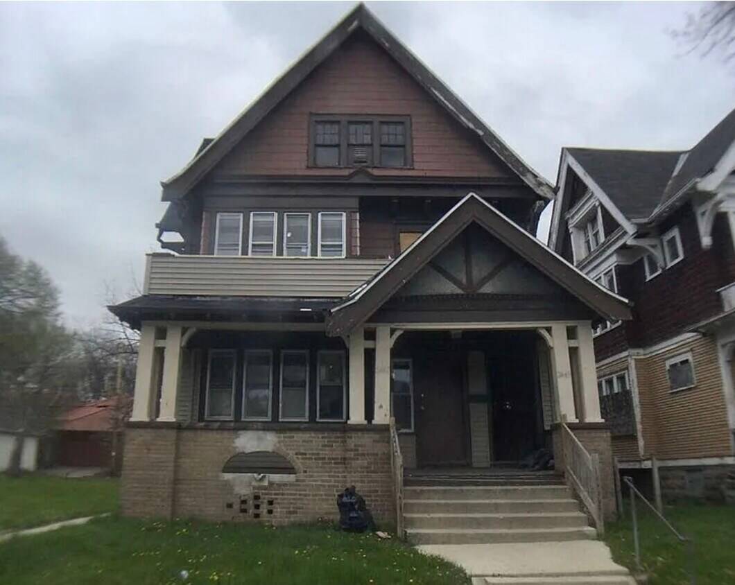Primary Photo - 2467-2469 N 41st St