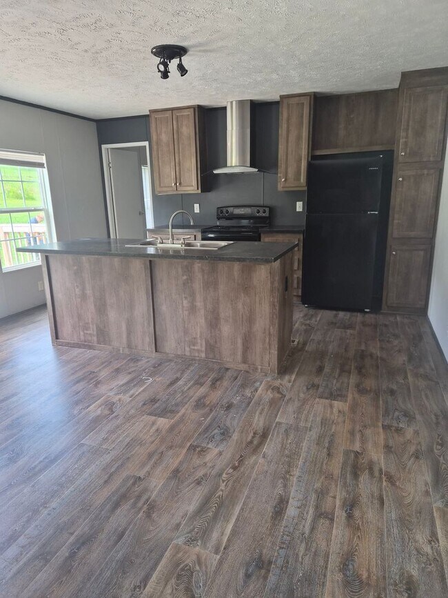 Foto del edificio - Heiskell 37754 - 3 bedroom, 2 bath home - Call Lisa Vineyard (865) 216-9334