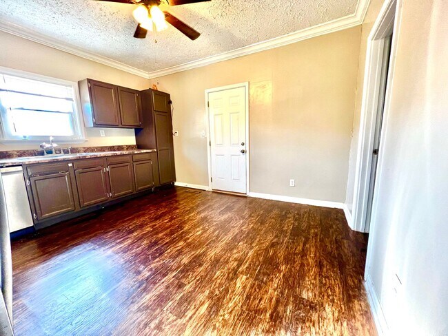 Foto del edificio - Adorable 2 Bedroom in the Heart of Rossville