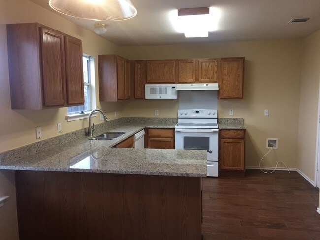 Foto del edificio - 144 Meadow Park Dr