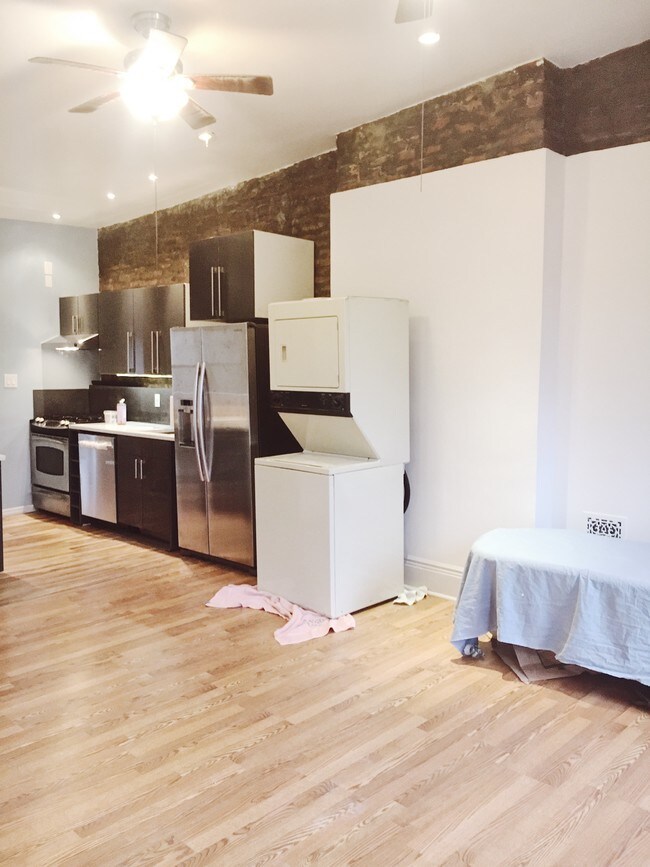 Building Photo - 589 Saint Marks Ave