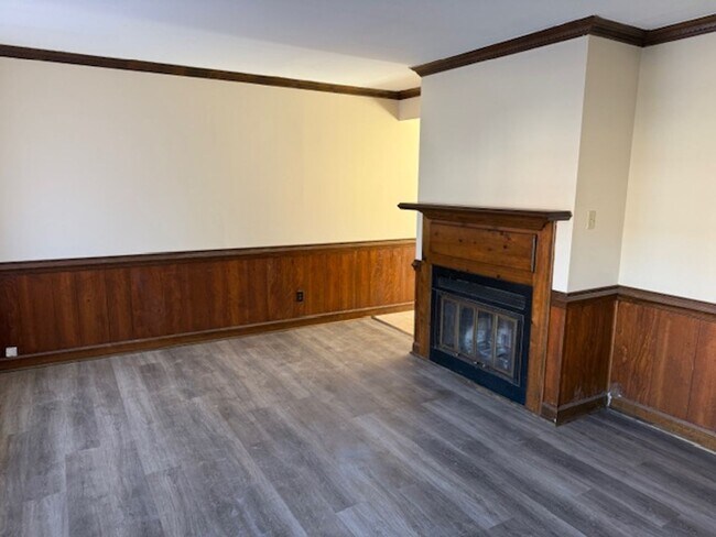 Foto del edificio - Three Bedroom 1.5 Bath Townhouse in Wester...